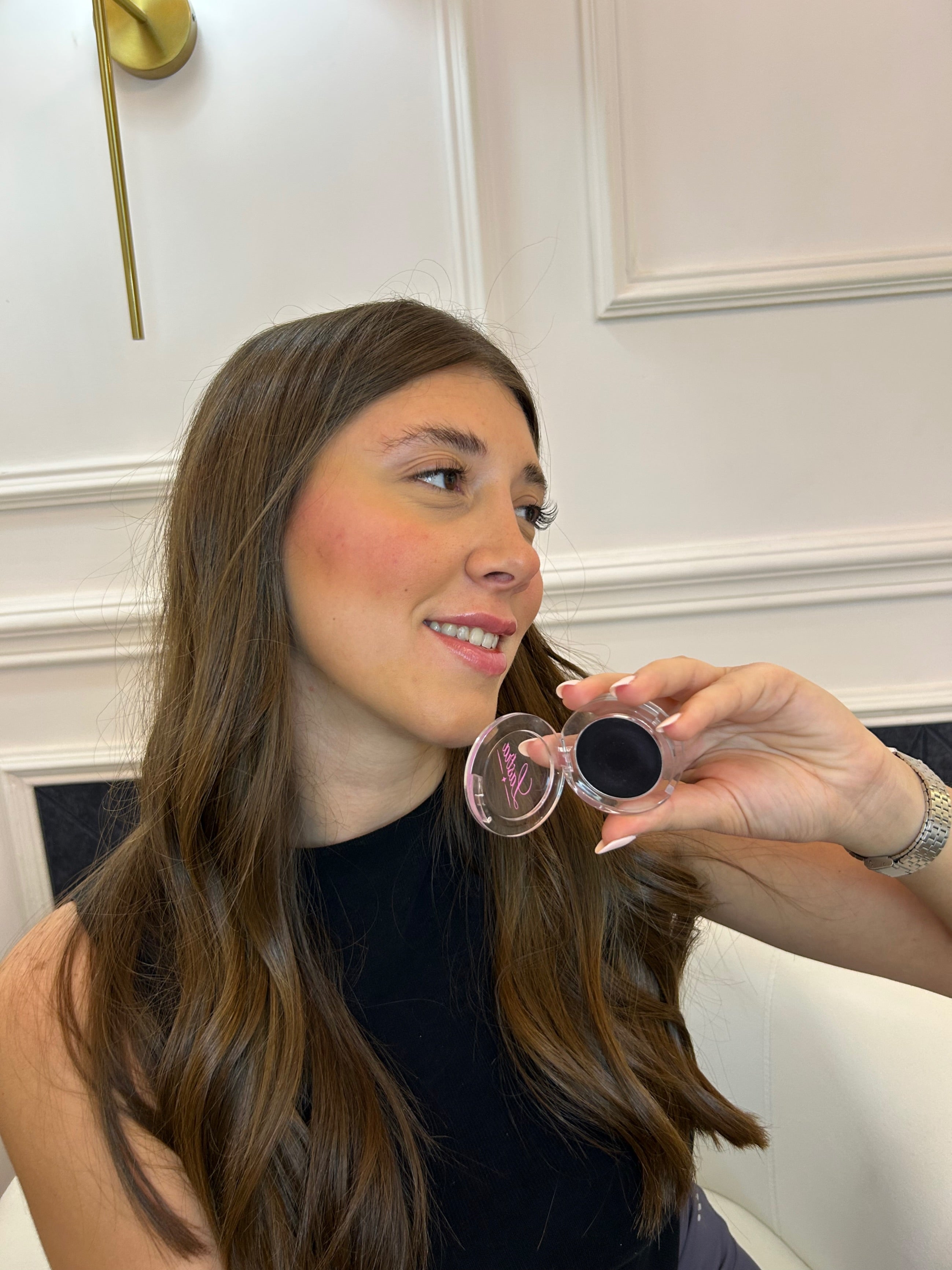 Color changing black blush – Lastra
